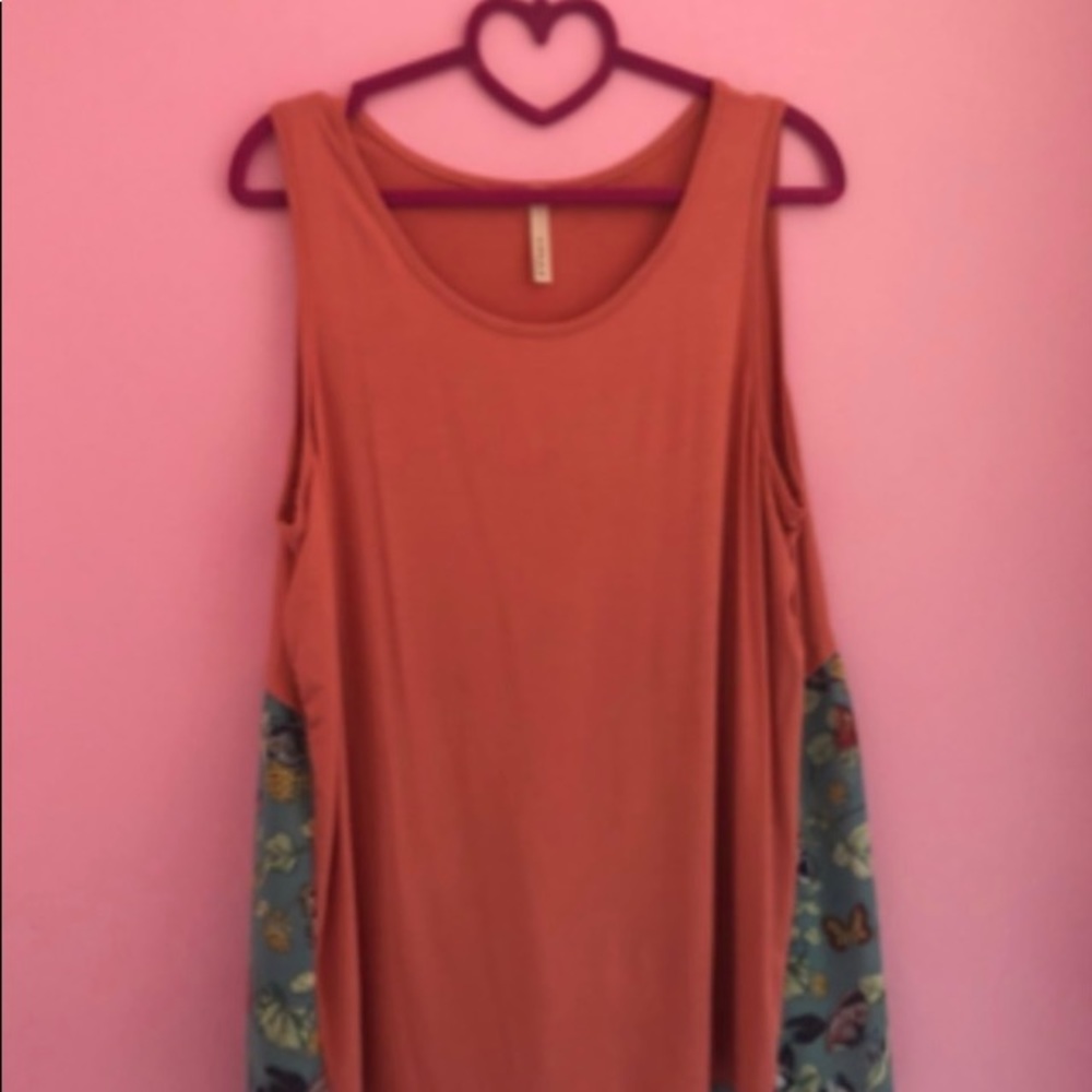 GILLI butterfly contrast tank size large - Picture 4 of 5